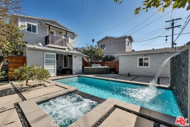 Photo - 119 S Hobart Blvd House