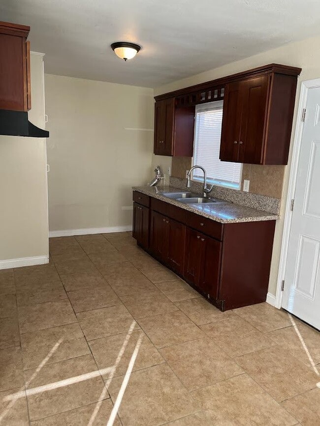 Photo - 5406 Morongo Rd