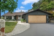 Photo - 1741 Golf Club Dr House