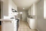 1BR, 1BA - 620SF - Kitchen - Regency-Baldwin Apartments