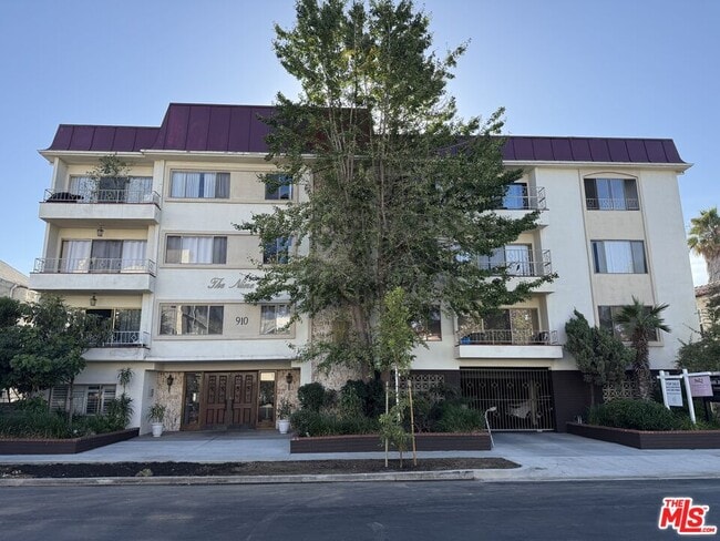 Photo - 910 S Holt Ave Condo Unit 201