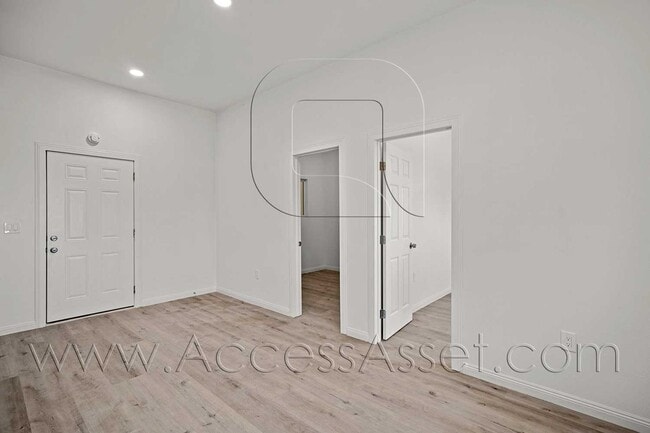 Photo - Cozy 2 Bed/1 Bath Unit In Peaceful Homeland Neighborhood!