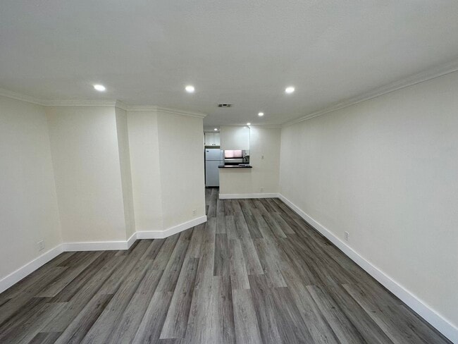 Photo - 720 N Eucalyptus Ave Unit 104