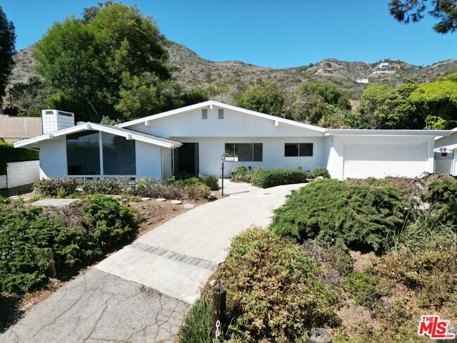 Photo - 31617 Broad Beach Rd House
