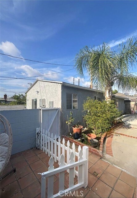 Photo - 8854 Dorrington Ave
