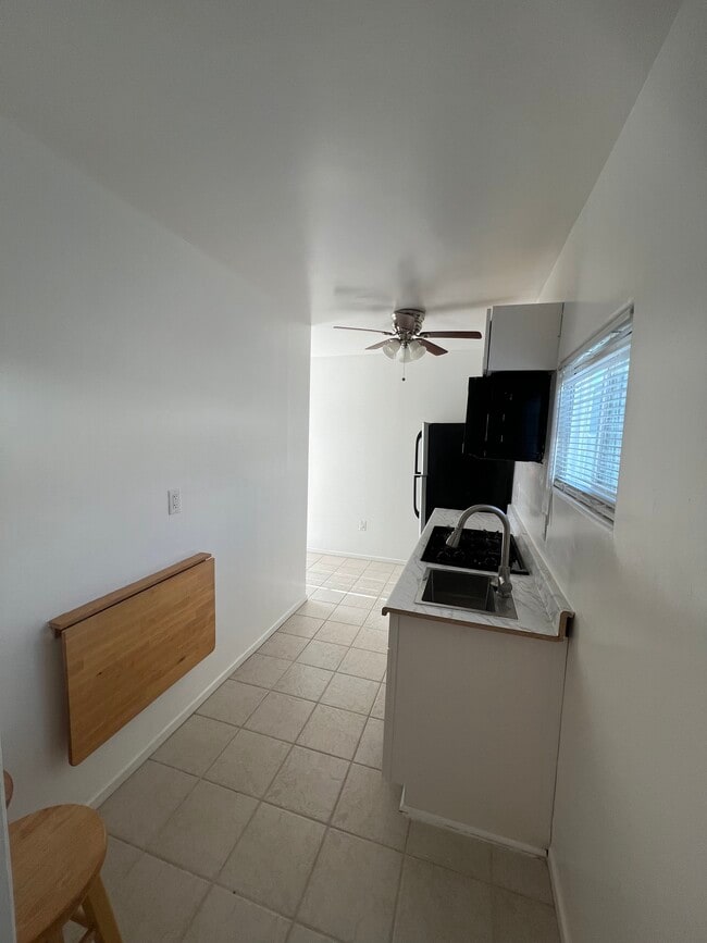 Kitchen - 122 E Quintard St Unit Studio