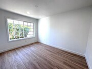 Photo - 618 W 6th St Apartment