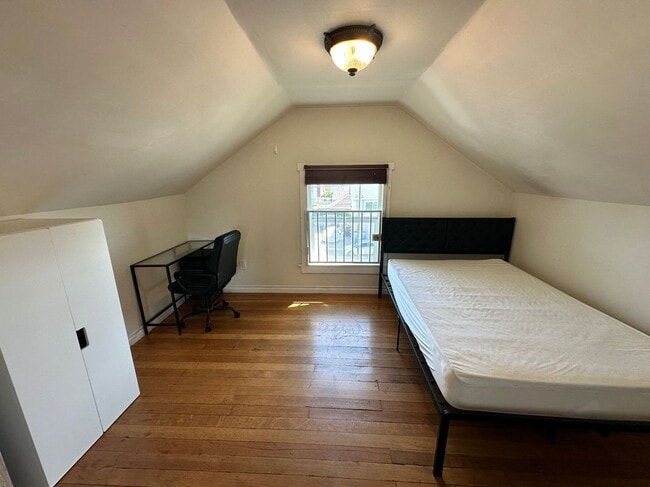 Photo - 1327 W 35th St Unit 3G