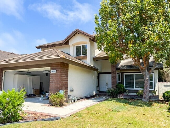 Building Photo - Stunning Remodeled Home in Dana Woods – Co...