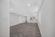 Photo - 9817 Holmes Ave