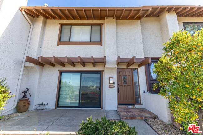 Photo - 1709 Cam De Villas