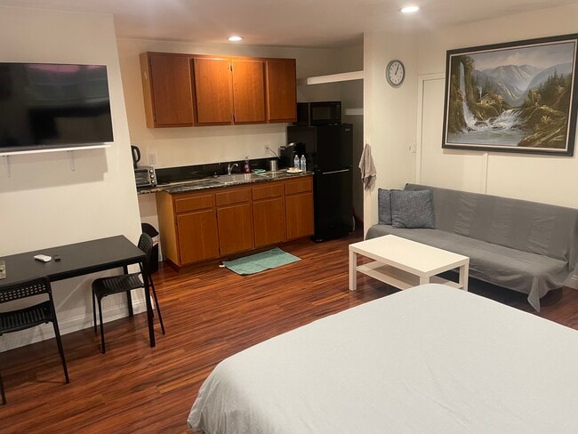 Photo - 12619 Emelita St Unit Garden view