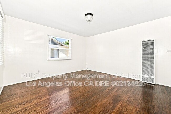 Photo - 4615 168th St