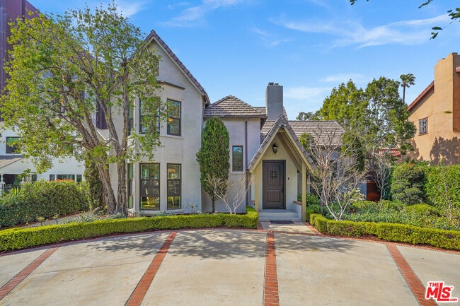 Photo - 665 McCadden Pl House