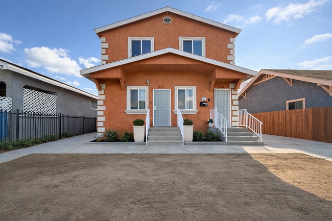 Building Photo - 846 W 55th St