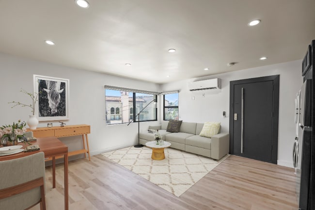 Photo - 1139 Bellevue Ave Unit 1145