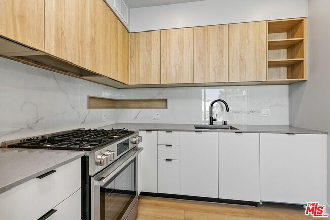 Photo - 12431 Rochester Ave Unit PH7