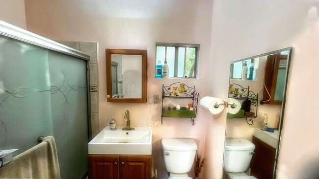 Photo - 1837 N Berendo St Unit B