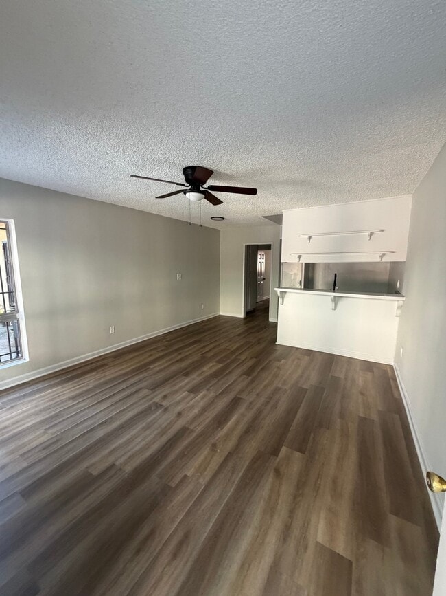 Photo - 1443 W 105th St Unit 5