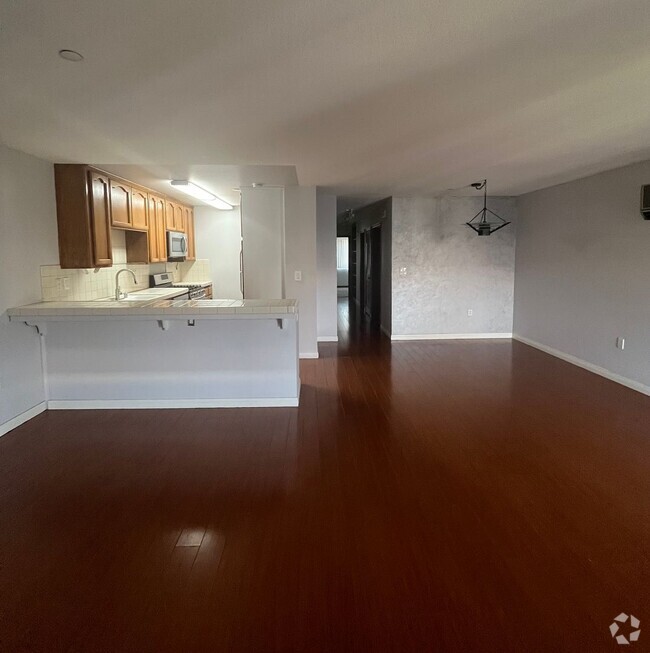 Building Photo - Los Caballeros #303 Unit 303 Rental