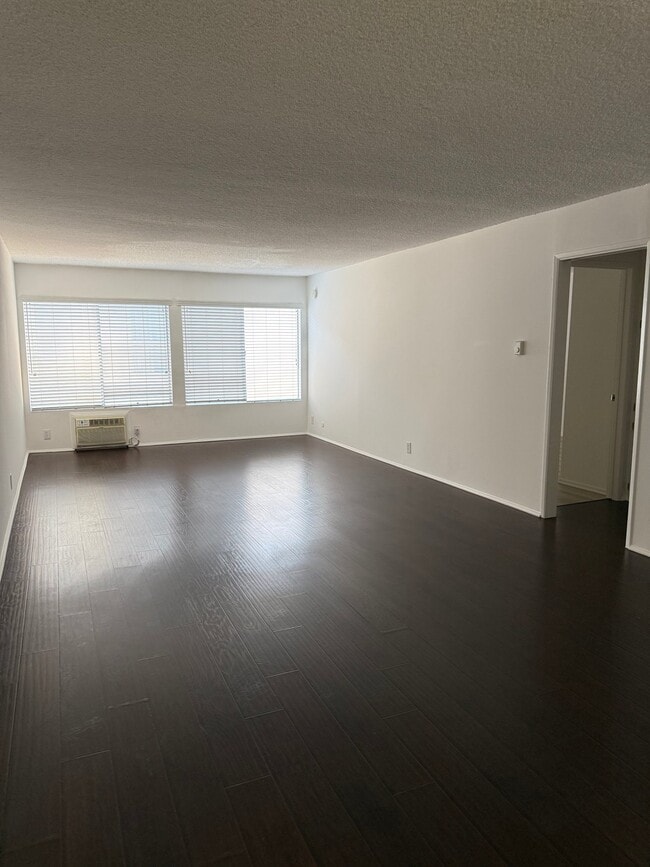Photo - 309 S Sherbourne Dr Unit 304