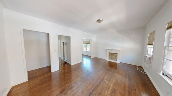 Photo - 4302 Garthwaite