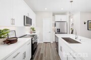 Photo - 619 Citron St