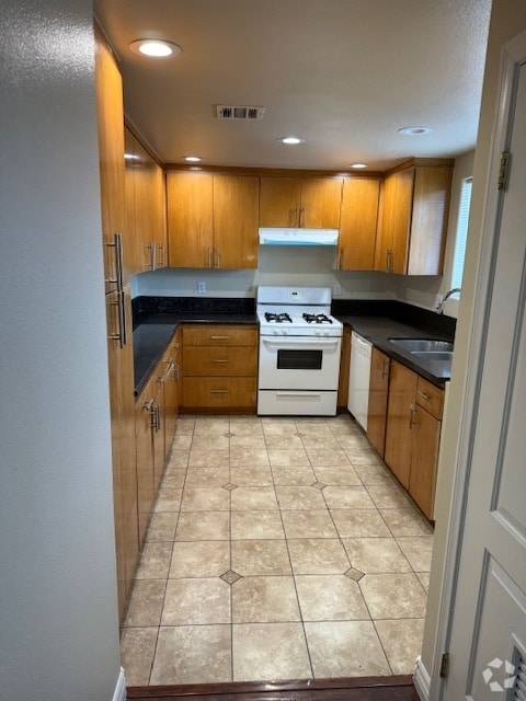 Building Photo - 6716 Vineland Ave Rental
