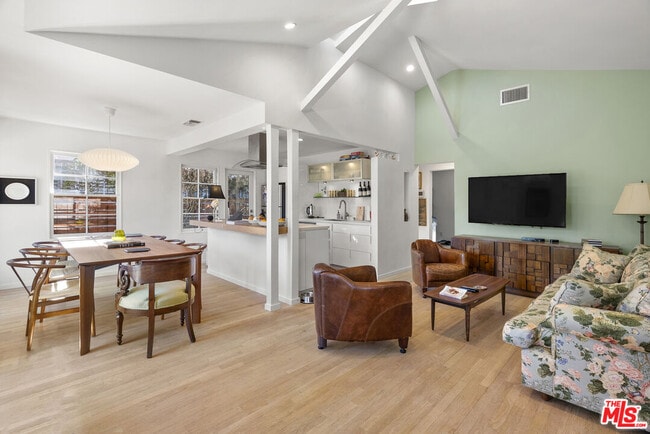 Photo - 3539 Greenwood Ave