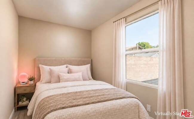 Photo - 9219 Langdon Ave