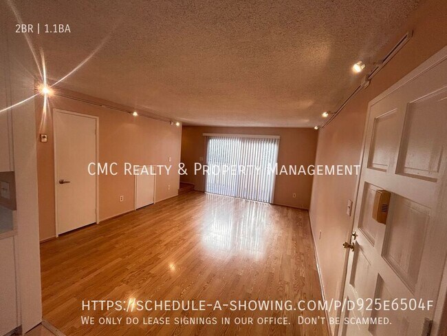 Building Photo - 850 Orizaba Ave Unit 04 Rental
