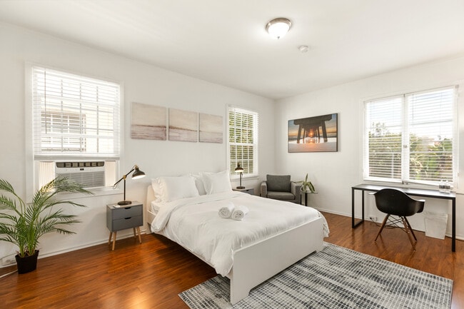 Studio 145 S. Elm Dr. 520sf - #7 - 145 S Elm Dr