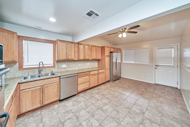 Photo - 3251 Honolulu Ave