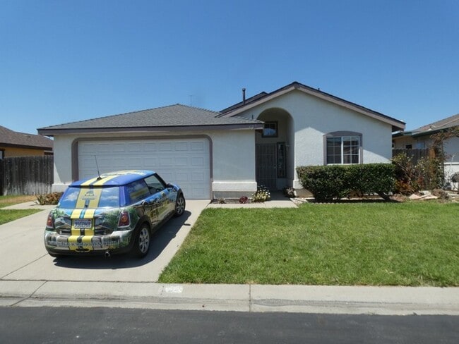 Light and Welcoming in Regency Estates - Light and Welcoming in Regency Estates House