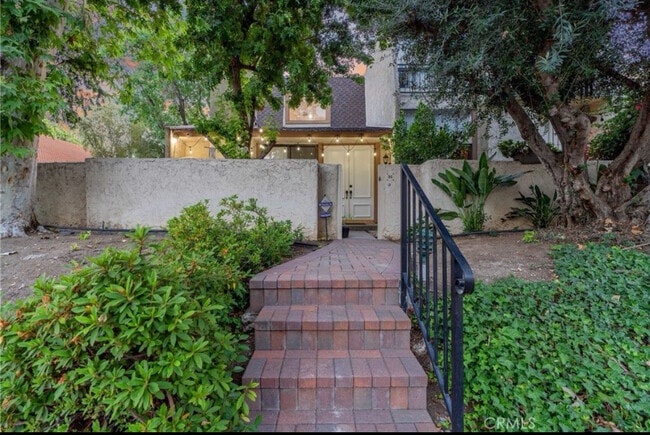 Front Entrance - Shoup - 6121 Shoup Ave Townhome