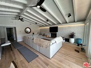 Photo - 22428 Victory Blvd