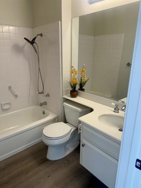 Photo - 245 Fairlee Ln