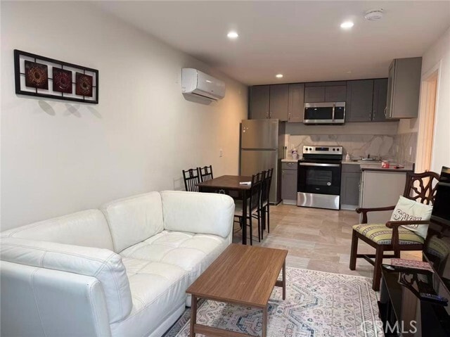 Photo - 9 Eccelstone Cir