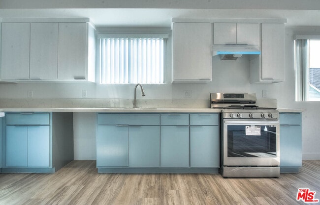 Building Photo - 4308 Normandie Ave Unit 1/2 Rental