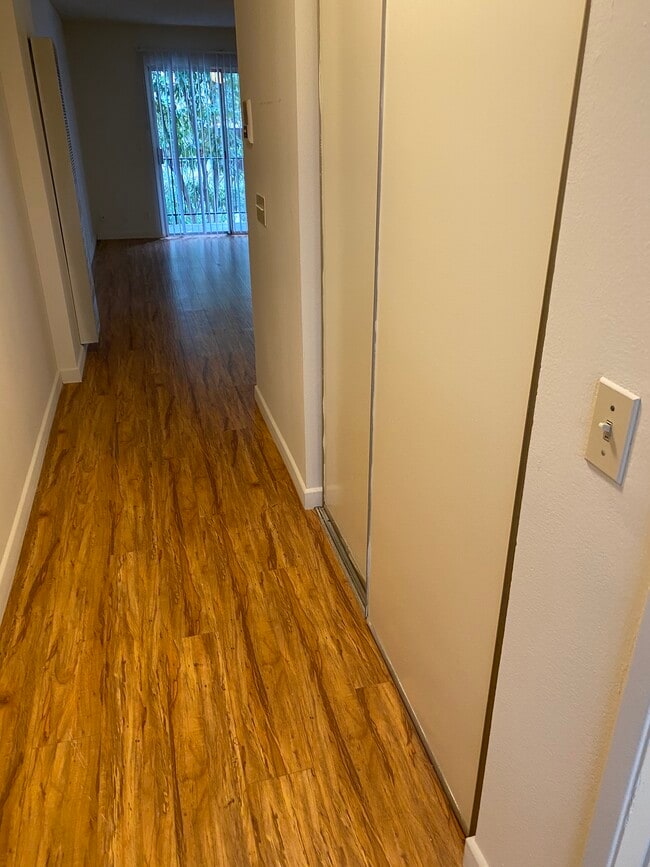 Photo - Diamond Head Apartments