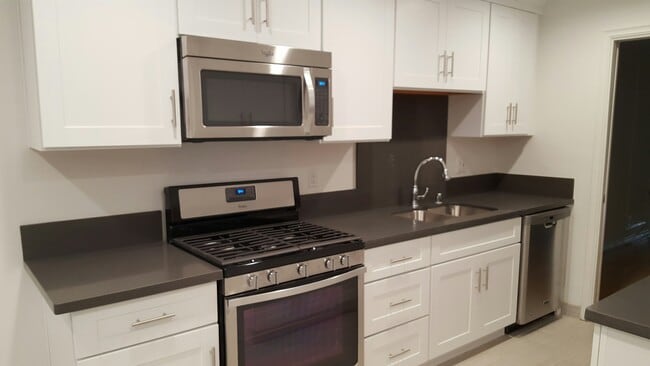 Photo - 1830 Kelton Ave Unit #5