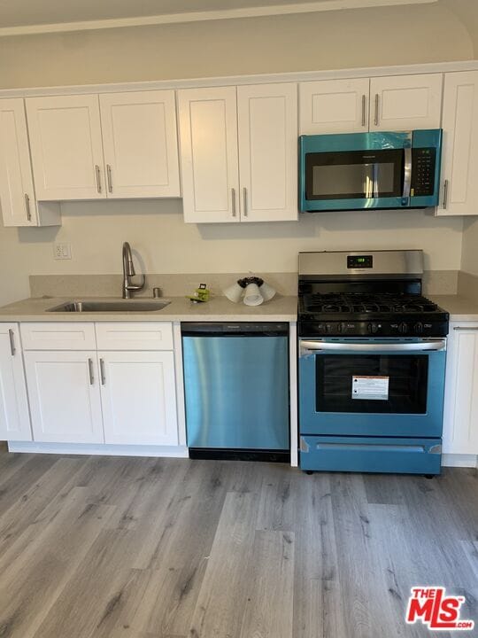 Photo - 627 W 79th St