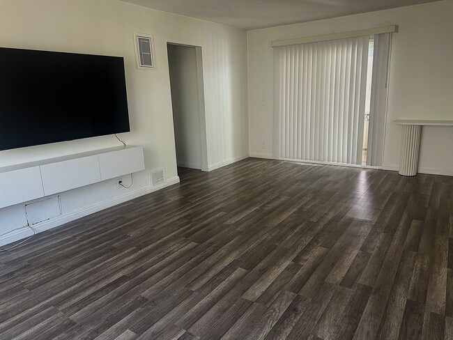 Photo - 12351 Oxnard St Apartments Unit B
