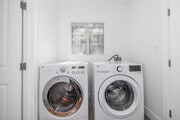 4BR, 2BA - 2,000SF - Laundry - 9501 Clybourn Ave