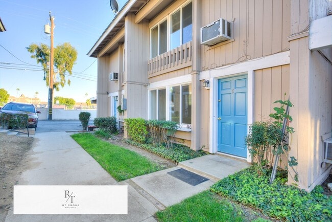 Building Photo - Refined Living with a Newly Remodeled 2 Bedroom 1 Bathroom 2 Story Duplex Residence