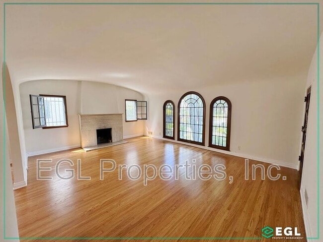 Photo - 848 S Detroit St Condo