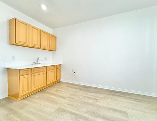 Photo - 1200 S Hoover St Apartment Unit 308