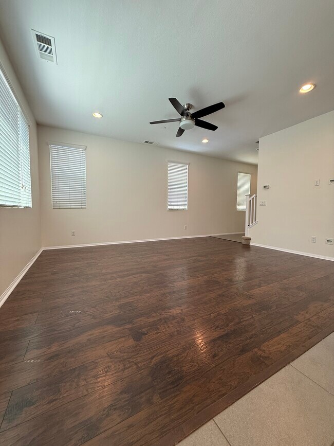 Photo - 506 Moonlight Dr