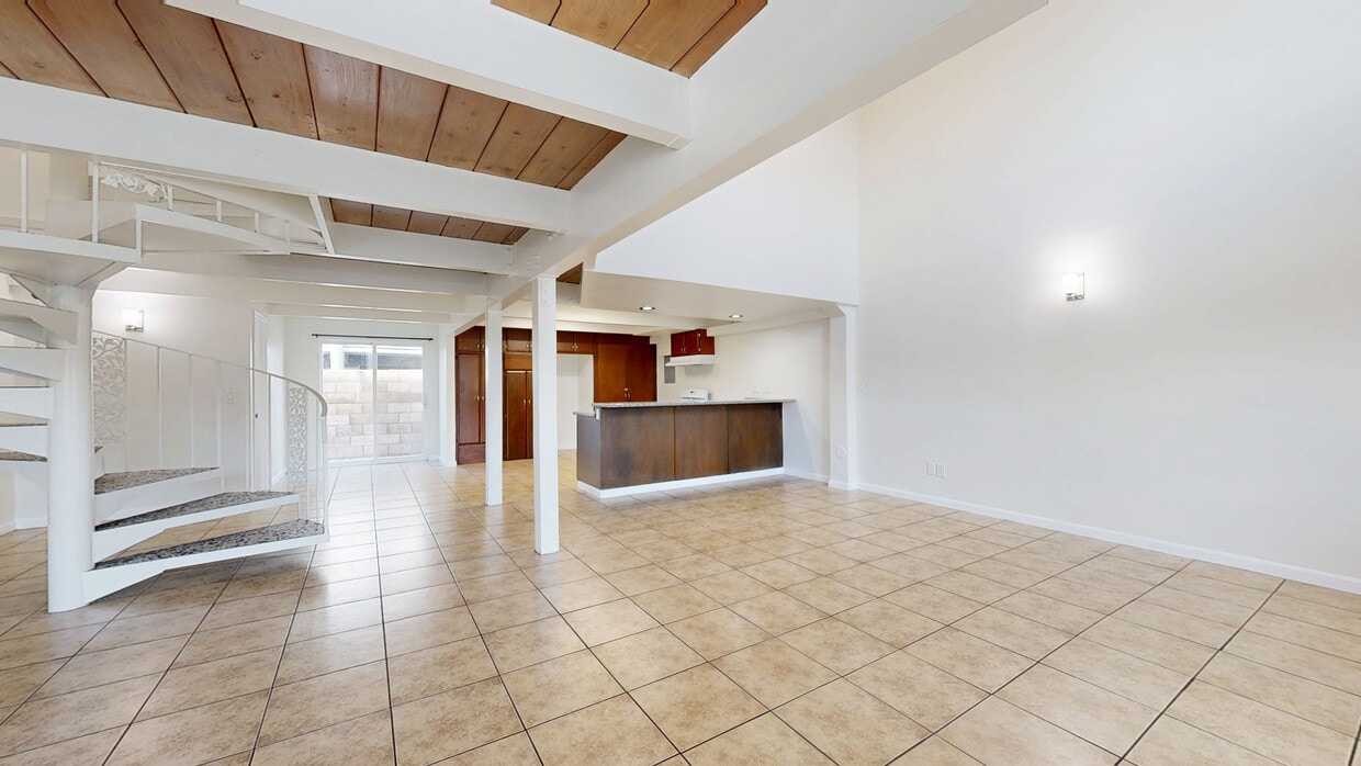 3D Tour - 16141 Eucalyptus Ave
