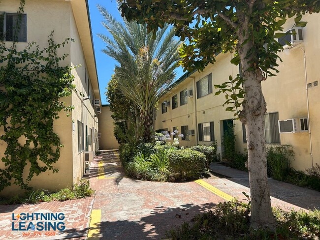 5133 Yarmouth-25D - 5133 Yarmouth-25D Condo Unit 25D